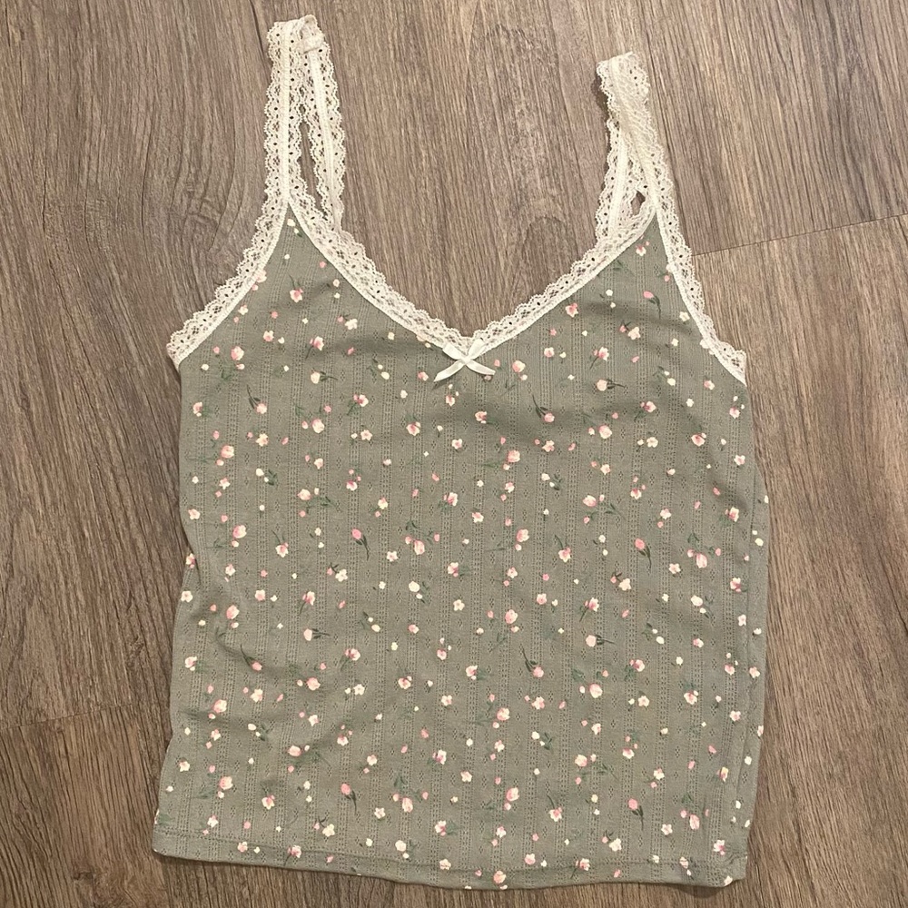 h&m green floral lace top